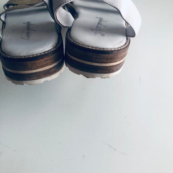 Free People Women's 10 Gold Leather Wood Platform Sole White Elastic Sandal - Picture 5 of 10